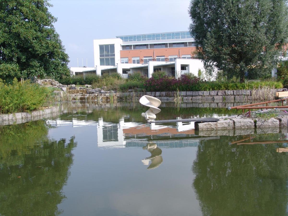 Seminarhotel In Der Manfred-Sauer-Stiftung Lobbach Екстериор снимка