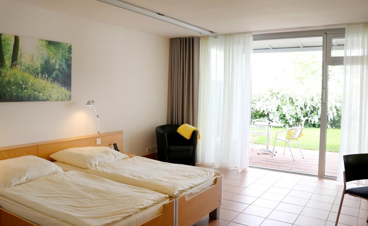 Seminarhotel In Der Manfred-Sauer-Stiftung Lobbach Екстериор снимка