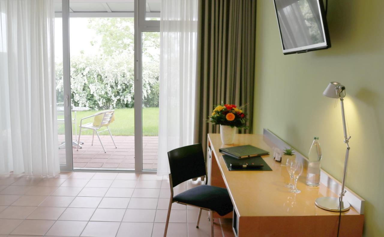 Seminarhotel In Der Manfred-Sauer-Stiftung Lobbach Екстериор снимка