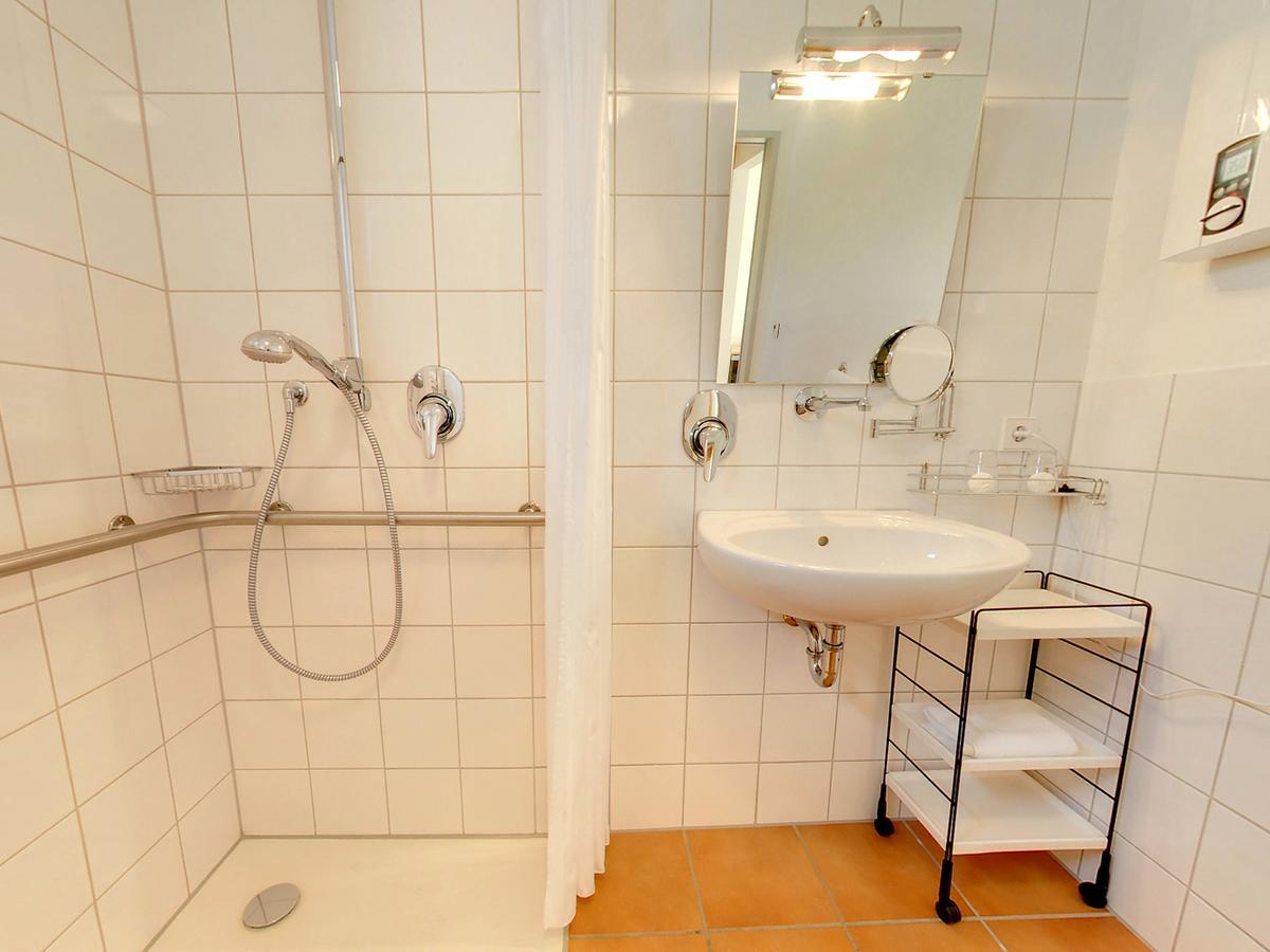 Seminarhotel In Der Manfred-Sauer-Stiftung Lobbach Стая снимка